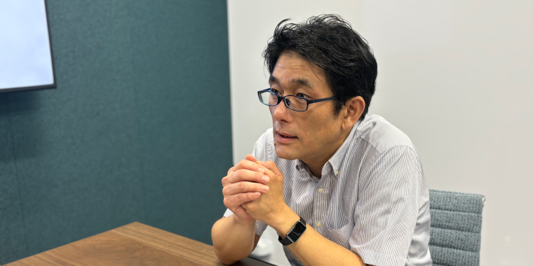 インタビューに答える&D佐藤社長